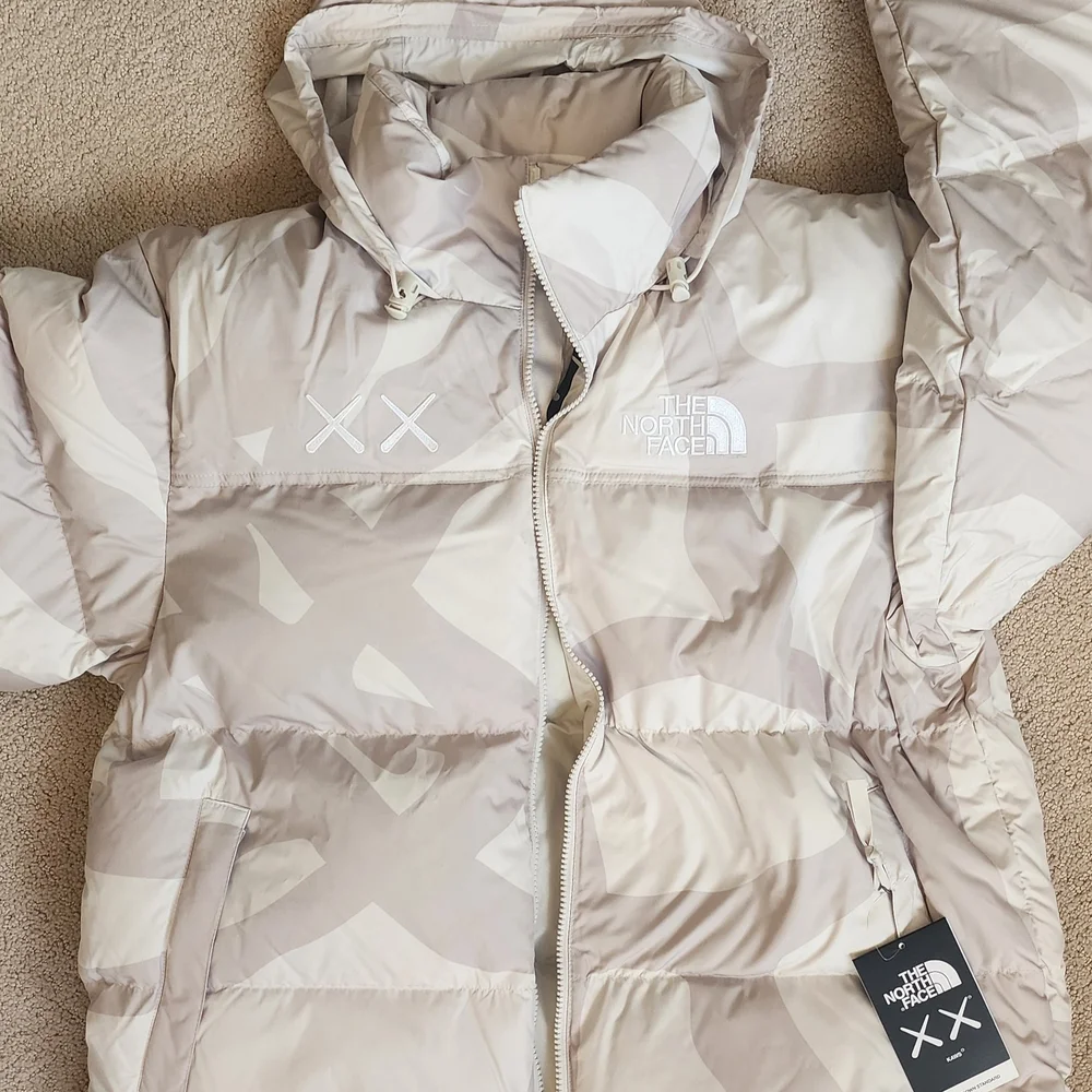 KAWS x The North Face Retro 1996 Nuptse Jacket Moonlight Ivory Men’s L NWT